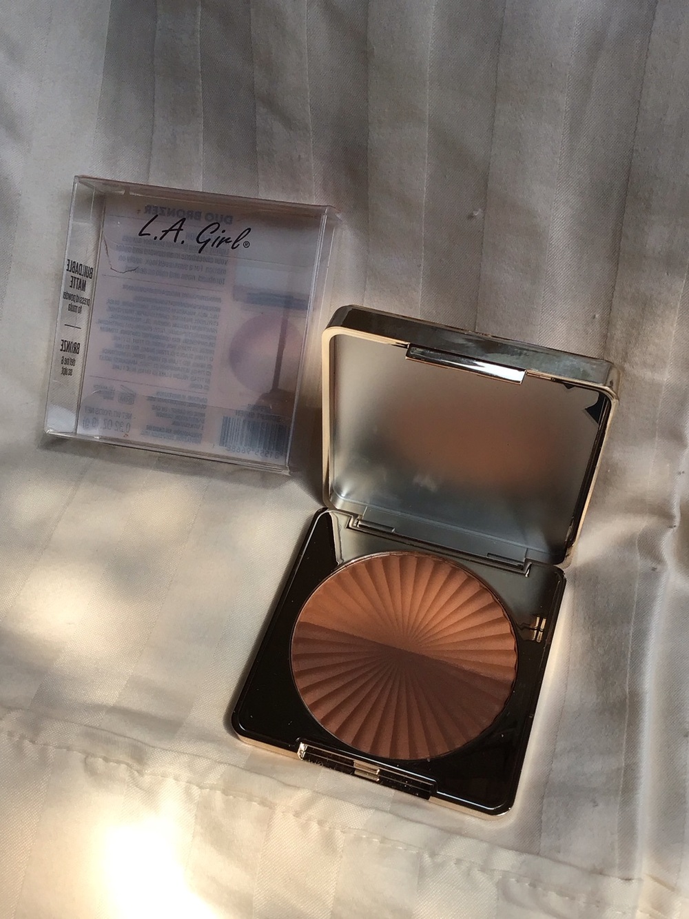 LA Girl Bronzer Compact NIB